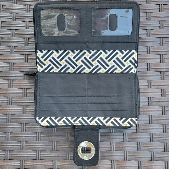 Vera Bradley Black Quilted Wallet Multi Functional Silver Clasp Zipper - Picture 2 of 9
